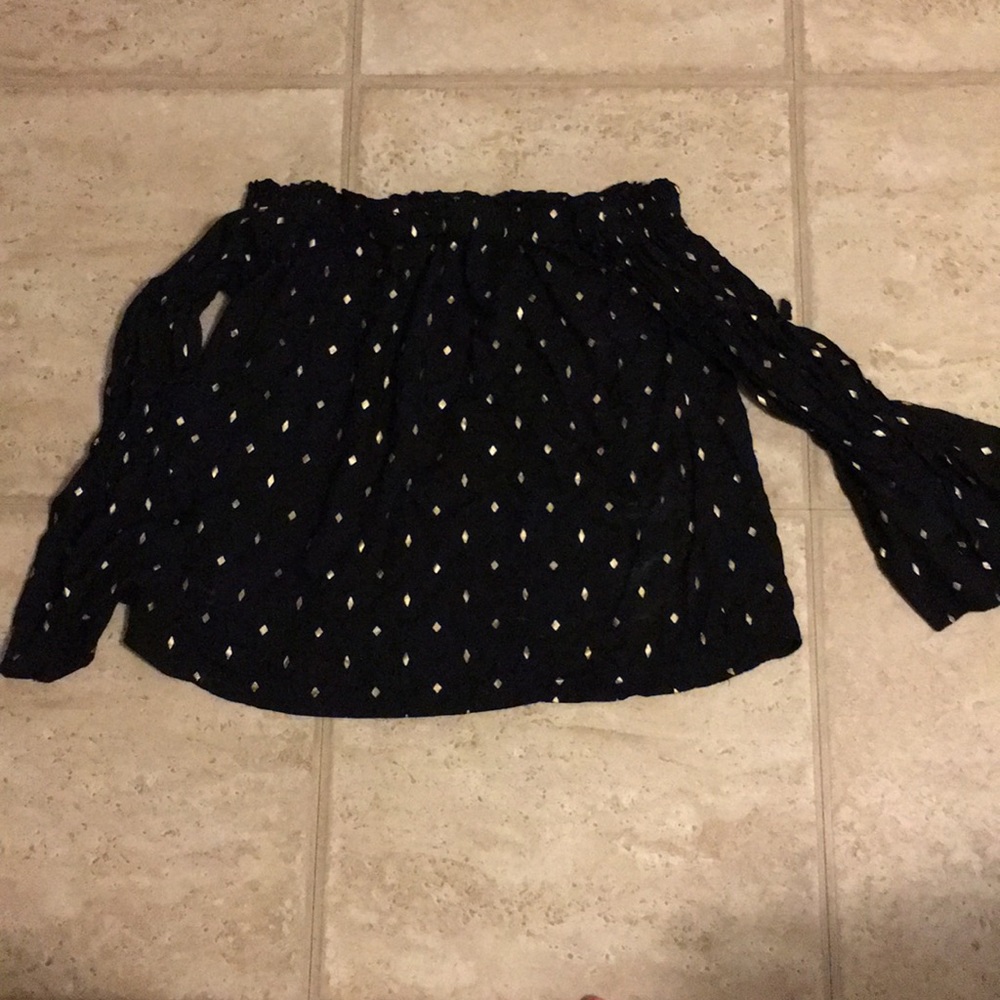 Crop top/ off shoulders